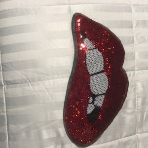 Lips patch